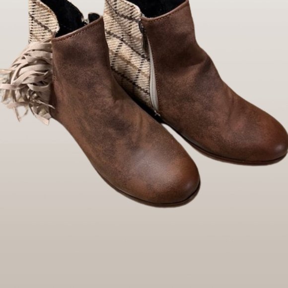 Distressed Brown Plaid & Fringe Bootie  4147  NWOB Boutique - Picture 5 of 7